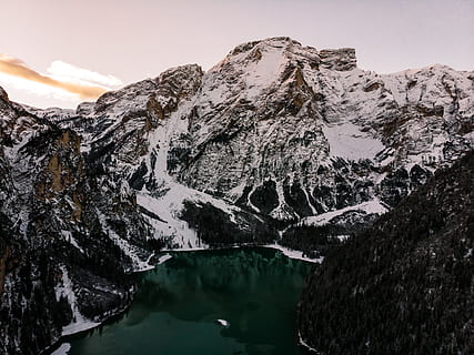 sneklædte bjerge, udendørs, stenet, geologiske fænomen, rejse, panoramisk, landskab, spids, dækket, afspejling, bjergrige landform, klint, dal, sø, vinter, himmel, ødemark, gletscher, bjergkæde, is, vand, bjerg, scenics - natur, kold temperatur, skønhed i naturen, sne, rolig scene, ro, ikke-urbane scene, natur, ingen mennesker, miljø, snedækket bjerg, idyllisk, dag, formation, bjergtop, 4K, CC0, offentligt domæne, royaltyfrie