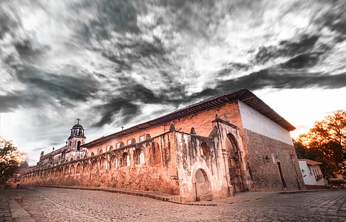 architektura, cesta, chodník, budova, Mexiko, michoacán, pátzcuaro, kupole, kostelní věž, věž, venku, město, hrad, Příroda, nebe, kostel, bydlení, mrak - nebe, stavba, exteriér budovy, zatažený, místo uctívání, náboženství, dramatická obloha, bouřka, Dějiny, víra, nikdo, minulost, zlověstný, 5K, CC0, veřejná doména, bez autorských práv