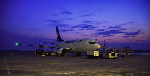 Kanada, Hamilton, Luftfahrzeug, Transport, Transportmittel, Flugzeug, Himmel, Flughafen, Dämmerung, Reise, Flughafen-Rollbahn, Sonnenuntergang, Verkehrsflugzeug, Natur, wolke - himmel, Dramatischer Himmel, keine Leute, Geschäft, stationär, Nacht-, Düsentriebwerk, Luft-und Raumfahrtindustrie, Ankunft, Verlassen, 5K, CC0, gemeinfrei, lizenzfrei