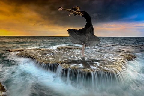 agua, bailarín, actuación, mar, puesta de sol, cielo, movimiento, horizonte sobre el agua, horizonte, nube - cielo, playa, belleza en la naturaleza, tierra, naturaleza, paisajes - naturaleza, ola, salpicaduras, pájaro, deporte, movimiento borroso, larga exposición, al aire libre, Gaviota, 5K, CC0, dominio público, libre de derechos