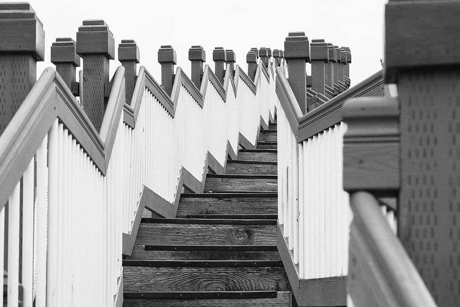tom trappe, gelænder, rækværk, Oregon, USA, kanon strand, trappe, trekant, abstrakt, monokrom, træ, væg, flise, beton, skifer, baldakin, markise, håndskrift, tekst, kalligrafi, træ - materiale, arkitektur, ingen mennesker, i en række, bygget struktur, lav vinkel visning, mønster, gentagelse, natur, trapper og trapper, himmel, udendørs, skyfri himmel, metal, selektiv fokusering, dag, bygning udvendig, bygning, 4K