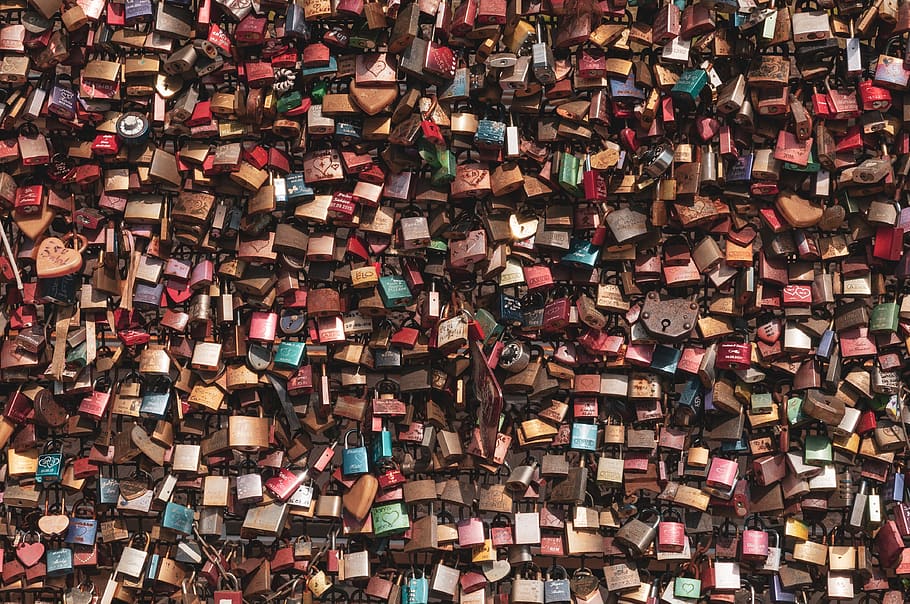 panys d'amor, textura, fons, romàntic, amor, concepte, connexió, clau, cor, símbol, panys, amant, abundància, marc complet, multicolor, gran grup d'objectes, cadenat, protecció, bloqueig, seguretat, emoció positiva, cap gent, arquitectura, variació, elecció, metall, emoció, estructura construïda, patró, bloqueig d’amor, 4K