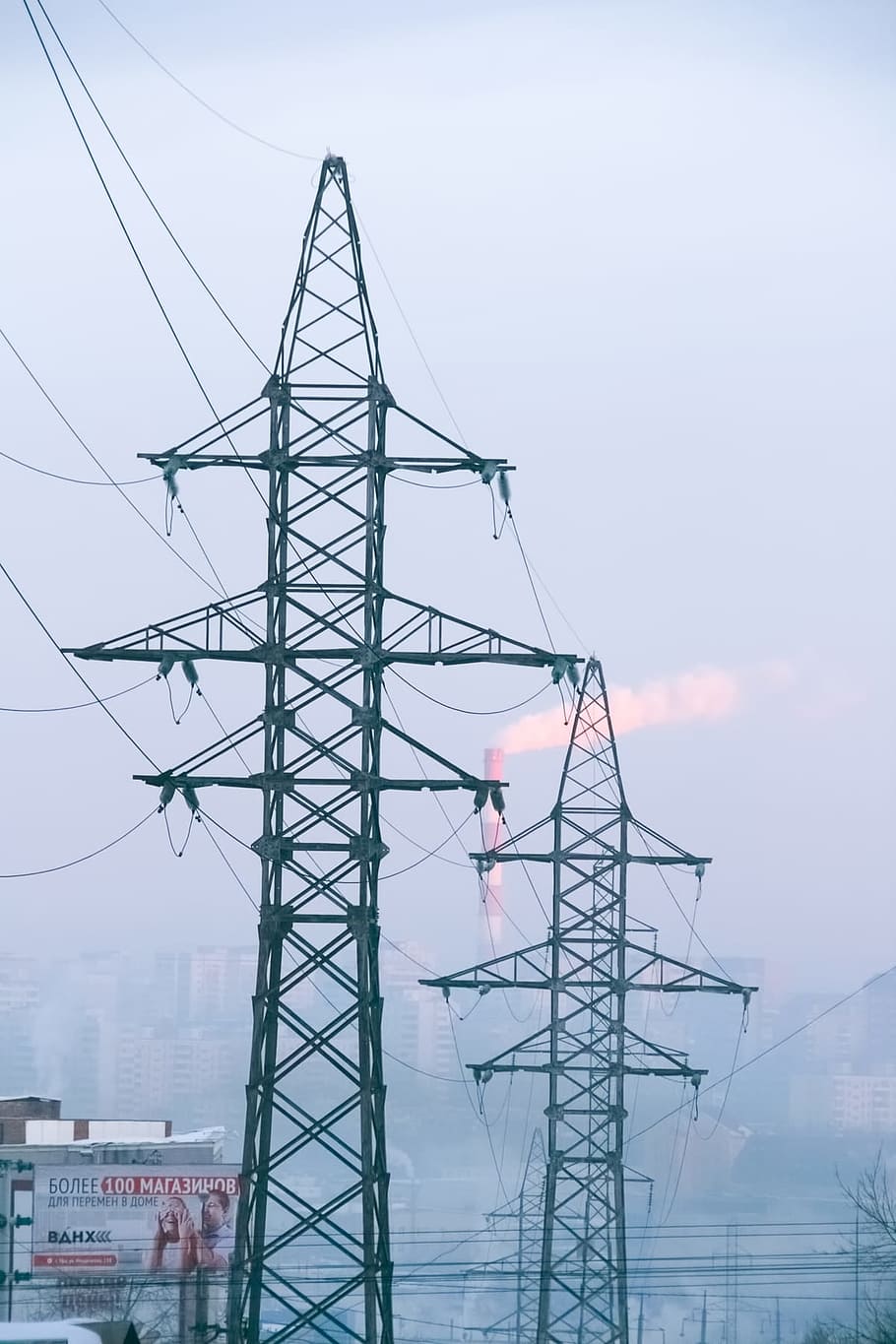 blau, cable, cablejat, elèctric, electricitat, energètic, energia, motor, alt, industrial, indústria, infraestructura, línia, poder, potent, cel, estació, acer, estructura, subministrament, torre, transformador, transmissió, transmetre, connexió, estructura construïda, arquitectura, naturalesa, boira, piló d’electricitat, industria de la construcció, dia, Font d'alimentació, persones reals, treball, a l'aire lliure, lloc de construcció, línia elèctrica, tecnologia, complexitat, 720P