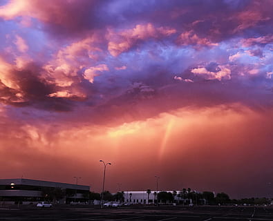storm, storm sky, stormcloud, himmel, sky - himmel, solnedgang, transportmidler, transportform, arkitektur, natur, by, skønhed i naturen, orange farve, dramatisk himmel, ingen mennesker, motor køretøj, bygget struktur, gade, scenics - natur, bil, bygning udvendig, skumring, udendørs, 2K, CC0, offentligt domæne, royaltyfrie