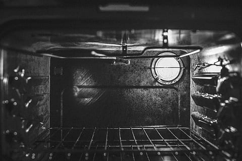 oven, baking, kitchen, chef, food, indoors, close-up, no people, retro styled, metal, music, arts culture and entertainment, selective focus, old, clock, still life, single object, musical instrument, technology, accuracy, time, history, the past, nostalgia, 5K, CC0, public domain, royalty free