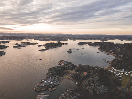 antenowy, zdjęcie, rzeka, plaża, chmury, świt, warkot, kamera drone, materiał drona, wieczór, krajobraz, ocean, odbicie, piasek, morze, pejzaż morski, pobrzeże, niebo, słońce, zachód słońca, woda, chmura - niebo, scenics - natura, piękno natury, skała, rock - obiekt, spokój, solidny, spokojna scena, Natura, żadnych ludzi, wylądować, idylliczny, na dworze, wysoki kąt widzenia, skaliste wybrzeże, 2K