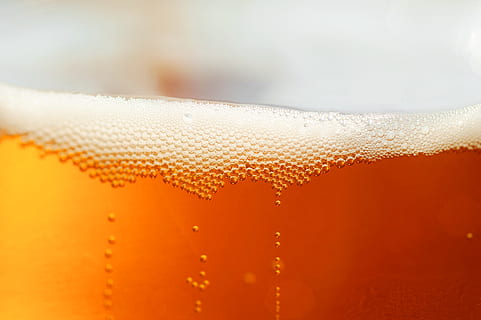 cervesa, bombolla, tancar, macro, escuma, mousse, pression, pressió, taronja, ocre, beure, refresc, menjar i beguda, cervesa - alcohol, aigua, alcohol, copa, primer pla, cap gent, equipament per a la llar, humit, got de cervesa, vidre, frescor, beguda espumosa, color taronja, a l'interior, netejar, efecte texturat, 4K, CC0, domini públic, lliure de regalies