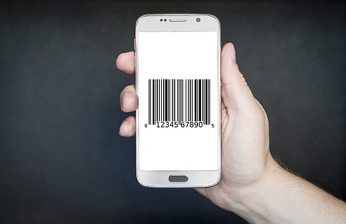 smartphone, barra, codi, sense contacte, aplicació, tecnologia, pagament, registrar, interfície, Internet, pantalla, dispositiu d’informació portàtil, tir de l'estudi, telèfon intel·ligent, mà, mà humana, tecnologia sense fils, comunicació, fons negre, a l'interior, celebració, connexió, part del cos humà, telèfon mòbil, una persona, lector de codis de barres, codi de barres, primer pla, color negre, codificació, dit, polsador, 4K, CC0, domini públic, lliure de regalies