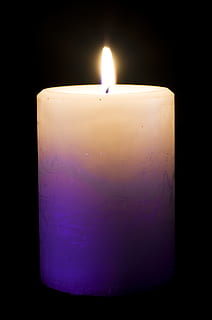negre, flama, fons, Església, cera, espelmes, decoració, blanc, brillant, groc, llum, fosc, vidre, aïllat, titular, candelabro, la vida, festa, símbol, nit, celebració, Nadal, primer pla, medicina, amor, espiritualitat, equipament, sopar, objecte, perfumat, olorant, foc, bellesa, alternativa, religió, romanç, vela, a l'interior, solter, calor, tranquil, aromateràpia, cremant, relaxació, calor - temperatura, il·luminat, foc - fenomen natural, fons negre, cap gent, tir de l'estudi, naturalesa, habitació fosca, habitació domèstica, llum - fenomen natural, color rosa, porpra, lluminositat, fusió, 2K, CC0, domini públic, lliure de regalies