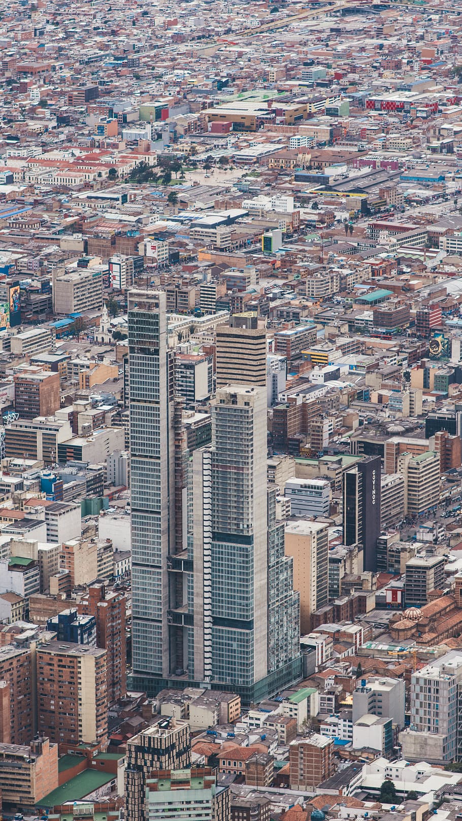 skyline city, rakennuksen ulkoa, arkkitehtuuri, rakennettu rakenne, kaupunki, rakennus, kaupunkikuvan, asuinalueella, toimistorakennuksen ulkoa, pilvenpiirtäjä, päivä, korkea kulma, väkijoukko, tungosta, moderni, ilmakuva, pitkä - korkea, toimisto, ulkona, kaupunkielämä, rahoitusalueella, tilitys, huoneisto, kaupunkirakenteen hajautuminen, 5K