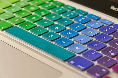 Mac, Tastatur, Computer, Apfel, Büro, Arbeit, Arbeitsplatz, Schreibtisch, pc, Laptop, Notizbuch, Internet, Eingang, MacBook, Lancer, Netz, bunt, Job, kreativ, Idee, Marketing, Werbung, Design, Designer, Technologie, Nahansicht, drinnen, Text, keine Leute, Nummer, Kommunikation, Computer Tastatur, Computerausrüstung, Geschäft, Taschenrechner, Brief, selektiver Fokus, Finanzen, Großunternehmen, Alphabet, kabellose Technologie, Computerschlüssel, Druckknopf, 5K, CC0, gemeinfrei, lizenzfrei