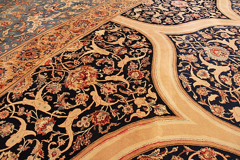 tappeto, design, modello, del desktop, decorazione, arte, preghiera, pregare, architettura, cultura, mosaico, religione, ornato, sultan qaboos grand mosque, grande, moschea, Stupefacente, bellissimo, interno, luci, sbalorditivo, moscato, Oman, medio Oriente, viaggio, religioso, santo, Islam, attrazione, d'oro, in casa, arte e artigianato, nessuno, tappeto - arredamento, motivo floreale, creatività, mestiere, avvicinamento, vista dall'alto, pavimentazione, storia, il passato, multicolore, murale, soffitto, lusso, 2K, CC0, dominio pubblico, privo di copyright