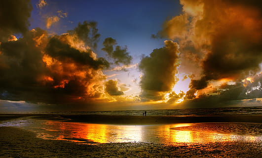 Golden-time fotografering, legeme, vand, strand, skyer, kyst, daggry, human, landskab, ocean, mennesker, afspejling, sand, hav, marinemaleri, kysten, himmel, sol, solstråle, sollys, solnedgang, tusmørke, bølger, sky - himmel, scenics - natur, skønhed i naturen, ro, rolig scene, horisont over vand, horisont, jord, natur, idyllisk, dramatisk himmel, ingen mennesker, orange farve, 2K, CC0, offentligt domæne, royaltyfrie