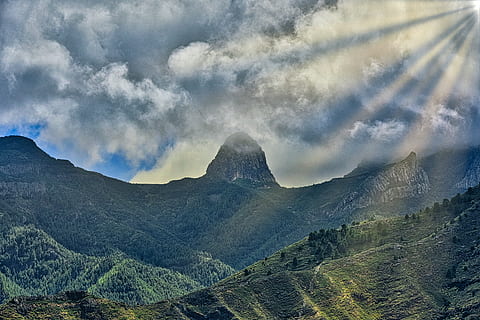 nuvole, cielo, montagna, paesaggio, clima, tempesta, natura, Alisei, Gomera, scenics - natura, bellezza nella natura, nuvola - cielo, scena tranquilla, la tranquillità, catena montuosa, scena non urbana, nessuno, ambiente, pianta, giorno, idilliaco, albero, terra, a distanza, all'aperto, picco di montagna, 5K, CC0, dominio pubblico, privo di copyright
