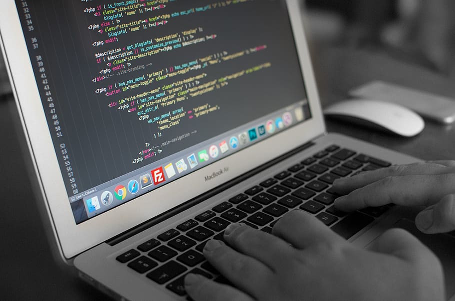 bulgària, plovdiv, php, html, codificació, poma, MacBook, desenvolupador web, ordinador, tecnologia, tecnologia sense fils, portàtil, comunicació, connexió, mà humana, xarxa d’ordinadors, Internet, equips informàtics, mà, usant portàtil, part del cos humà, a l'interior, monitor d’ordinador, teclat d’ordinador, teclat, una persona, negocis, primer pla, escriure, navegar per la xarxa, xarxes socials, interfaç gràfica d'usuari, 4K