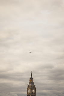 Grande ben, orologio, tempo, costruzione, architettura, cielo, nuvole, nuvoloso, aereo, viaggio, mezzi di trasporto, uccello, esterno dell'edificio, nuvola - cielo, struttura costruita, temi animali, animale, volante, vertebrato, fauna selvatica, animali allo stato selvatico, un animale, nessuno, destinazioni di viaggio, natura, cupola, religione, all'aperto, guglia, 4K, CC0, dominio pubblico, privo di copyright