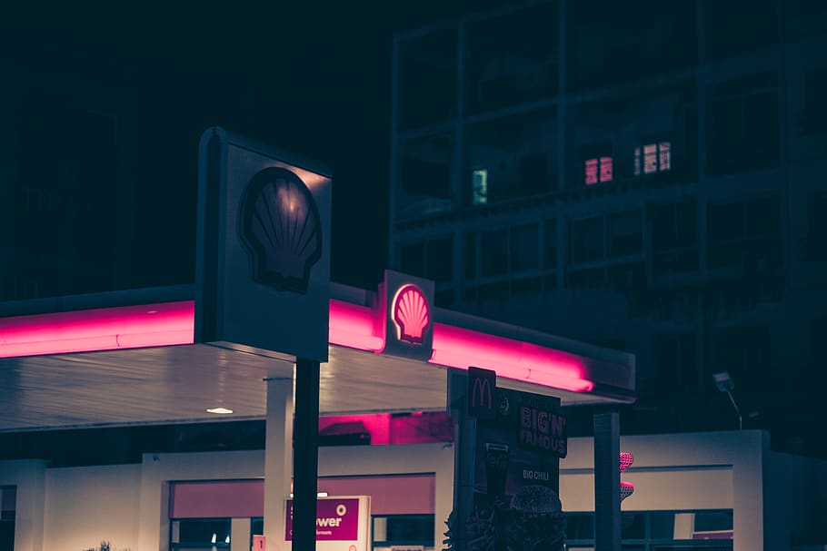 encès, gasolinera de petxina, màquina, bomba, gasolinera, il·luminació, llum, nit, menjar, amor, foscor, finestres, benzinera, estació, Chell, lightroom, vintage, vermell, fosc, urbà, il·luminat, estructura construïda, exterior de l'edifici, arquitectura, signe, cap gent, edifici, comunicació, equips d’il·luminació, ciutat, vista d’angle baix, a l'aire lliure, color rosa, informació, neó, tecnologia, guió occidental, 5K