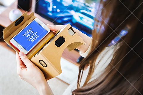 psd maquette, maquette., fille, les usages, téléphone intelligent, virtuel, réalité, (vr)., papier carton., main humaine, main, partie du corps humain, La technologie, lien, Technologie sans fil, la finance, à l'intérieur, la communication, adulte, affaires, personnes, en portant, fermer, nombre, économie, vue grand angle, partie du corps, communications globales, , CC0, domaine public, libre de droits