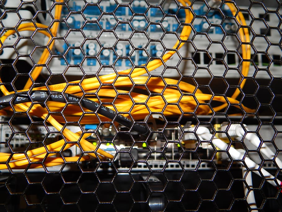 serwer, przełącznik, sieć, router, Internet, technologia, połączyć, dane, kabel, połączenie, ethernet, cyfrowy, technologii, porozumiewanie się, sprzęt, pełna ramka, tła, wzór, żadnych ludzi, zbliżenie, dzień, żółty, kształt, powtórzenie, projekt, kształt geometryczny, woda, duża grupa obiektów, na dworze, Natura, skupić się na pierwszym planie, metal, okrąg, obfitość, 4K