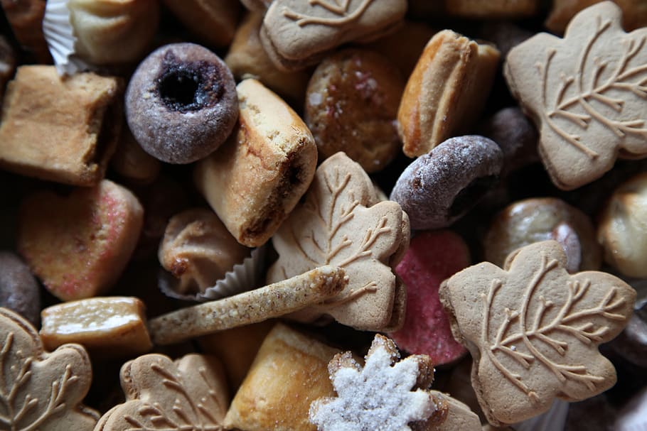 joulu, kakku, pikkuleipä, jauhot, keksit, loma-, tulo, tahna, leivonnaiset, ruoka ja juoma, ruoka, suuri joukko esineitä, koko kehys, tuoreus, lähikuva, ei ihmisiä, yltäkylläisyys, terveellinen ruokavalio, taustat, sisällä, hedelmä, hyvinvointi, asetelma, ruskea, studio ammuttu, vaihtelu, makea ruoka, kuivattu ruoka, mutteri, välipala, 5K