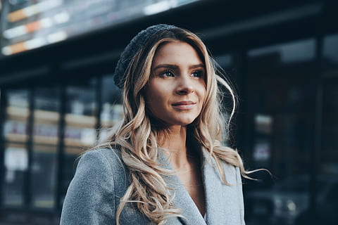 business woman, city photo, Women, Fashion, Business, City, Professional, one person, young adult, portrait, long hair, hair, beautiful woman, hairstyle, headshot, adult, beauty, young women, front view, focus on foreground, architecture, looking, standing, casual clothing, beautiful people, contemplation, 4K, CC0, public domain, royalty free