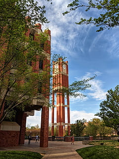 Gebäude, die Architektur, Turm, Mensch, Person, Glockenturm, die Universität von Oklahoma, normannisch, Vereinigte Staaten, Kirchturm, Uhr, Hochschule, Universität, Oklahoma, Campus, Säule, Backstein, gebaute Struktur, Pflanze, Baum, Himmel, wolke - himmel, Gebäudehülle, Natur, Geschichte, Tag, die Vergangenheit, Reiseziele, keine Leute, Flachwinkelansicht, Reise, draußen, architektonische Säule, Religion, 4K, CC0, gemeinfrei, lizenzfrei