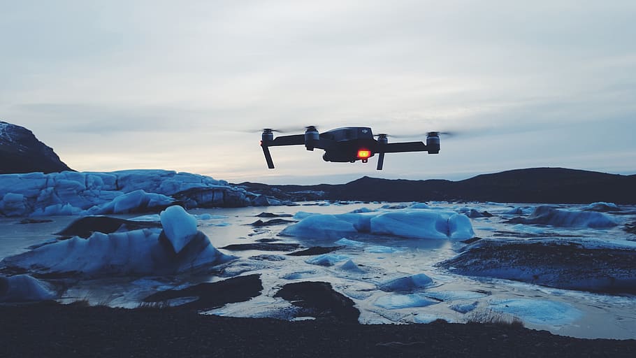 drone, càmera, gel, iceberg, neu, fred, temps, tecnologia, volar, cel, bellesa a la natura, temperatura de fred, núvol - cel, naturalesa, escenics - natura, hivern, aigua, medi ambient, escena tranquil·la, temes de fotografia, tranquil·litat, mar, escena no urbana, a l'aire lliure, muntanya, cap gent, 5K