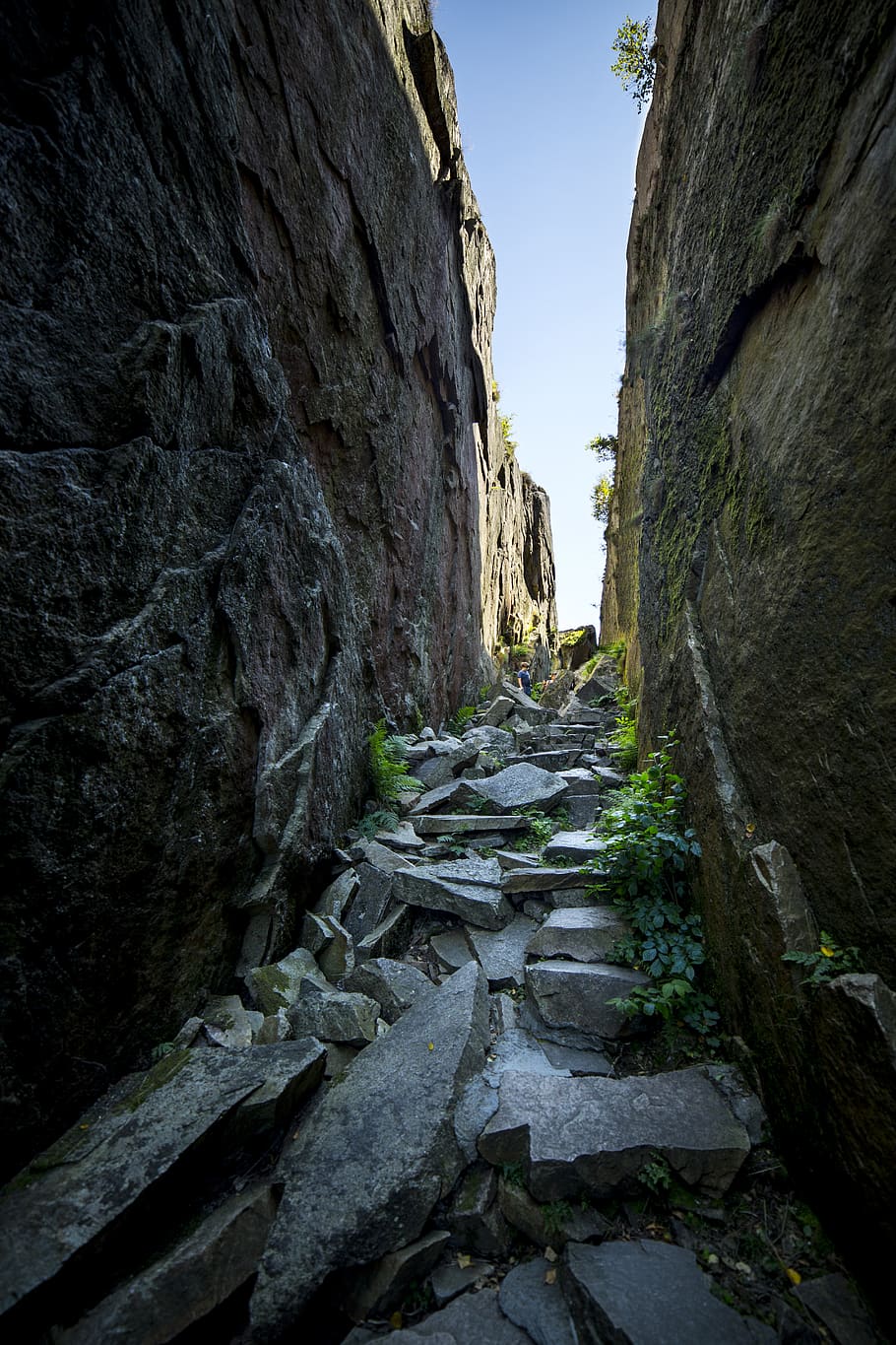 suècia, pedra, naturalesa, dividir, arquitectura, sòlid, direcció, rock, el camí a seguir, cap gent, estructura construïda, dia, història, rock - object, cel, el passat, vell, estret, antic, funció de construcció de parets, textura, formació de roca, a l'aire lliure, material de pedra, paret de pedra, civilització antiga, arruïnat, 5K