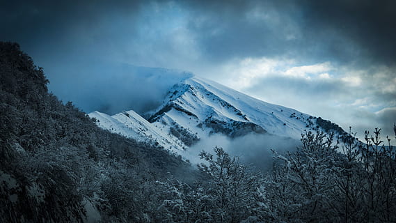 sceniczny, widok, śnieżny, Góra, chmury, pochmurny, zimno, świt, mgła, mglisty, zing, mróz, mroźny, zamrożona bańka, wysoki, lód, Włochy, krajobraz, zamglenie, mroczny, Natura, niebo, śnieg, drzewa, woda, pogoda, zimowy, Las, chmura - niebo, scenics - natura, środowisko, drzewo, wylądować, roślina, żadnych ludzi, architektura, zimna temperatura, pasmo górskie, piękno natury, burza, na dworze, ciemny, 5K, CC0, domena publiczna, darmowe zdjęcia