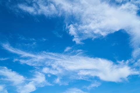 núvol, blau, cel, núvol - cel, bellesa a la natura, escenics - natura, fons, naturalesa, vista d’angle baix, tranquil·litat, cap gent, cloudscape, Color blanc, dia, medi ambient, escena tranquil·la, meteorologia, atmosfera, a l'aire lliure, vent, clima, netejar, Wispy, 8K, CC0, domini públic, lliure de regalies