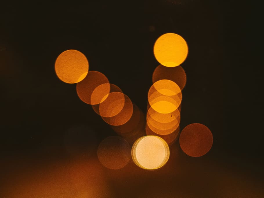 llums, borrosa, resum, nit, fosc, tarda, bokeh, il·luminat, cap gent, defocated, groc, cercle, brillant, forma geomètrica, llum, llum - fenomen natural, forma, fons negre, equips d’il·luminació, color taronja, a l'aire lliure, primer pla, llum del carrer, flare de la lent, patró, 4K