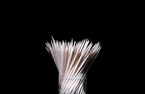abstract, fundal, usturător, curat, a închide, proiecta, eleganţă, alimente, izolat, macro, alege, ascuțit, frigare, dinte, scobitoare, toothy, ustensilă, lemn, , studio shot, Fundal negru, în interior, spațiu copie, nici o persoana, un singur obiect, grup mare de obiecte, elimina, abundenţă, fibra optica, mătură, culoare alba, natură moartă, natură, mişcare, cablu, electricitate, echipament, igienă, 720P, CC0, domeniu public, fără drepturi de autor