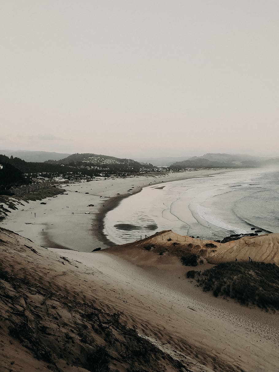 vista, oceà, platja, sorra, onades, onada, cel, posta de sol, goldenhour, escena tranquil·la, tranquil·litat, bellesa a la natura, aigua, cap gent, naturalesa, escenics - natura, còpia espai, escena no urbana, terra, medi ambient, hivern, temperatura de fred, paisatge, neu, cel clar, a l'aire lliure, poder a la natura, 4K
