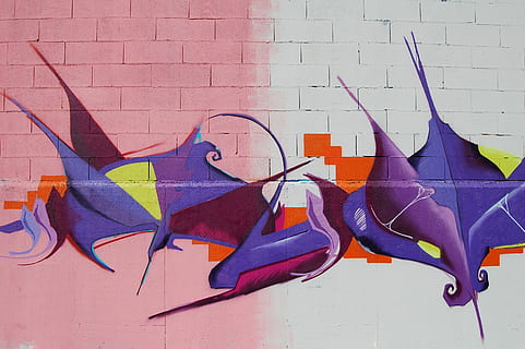 ide, stykke, objekt, computer, digital, Opret forbindelse, kreativ, metafor, udfordring, gruppe, konceptuelle, hold, graffiti, ikon, element, skilt, struktur, form, dekoration, farverig, multi farvet, murbygningsfunktion, Kunst og håndværk, kreativitet, ingen mennesker, væg, dag, mursten, murstens væg, bygget struktur, papir, arkitektur, håndværk, udendørs, blå, mønster, sollys, bygning udvendig, lilla, vægmaleri, 2K, CC0, offentligt domæne, royaltyfrie