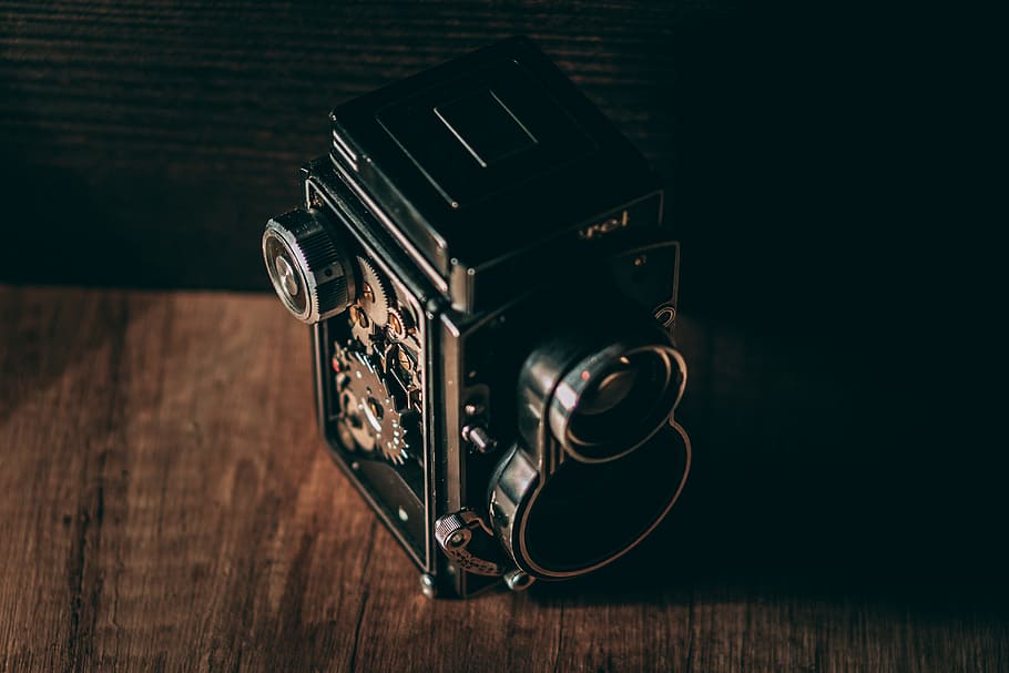 vintage, negre, gris, càmera, tecnologia, mecànica, flexaret, vell, història, retro, fotografia, càmera - equip fotogràfic, a l'interior, temes de fotografia, material de fusta, primer pla, natura morta, cap gent, taula, sol objecte, equip fotogràfic, estil retro, vista d’angle alt, centrar-se en primer pla, càmera digital, color negre, cultura i entreteniment artístic, lent - instrument òptic, antiguitat, 4K
