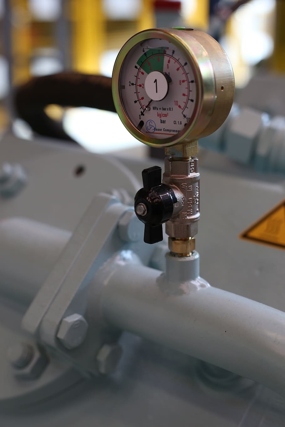Ingenieurwesen, Ventil, Werkstatt, Motor, Technologie, Ausrüstung, Mechaniker, Motor-, industriell, Ingenieur, Maschine, Industrie, Arbeit, Druck, Dampf, Spur, Maschinen, Fabrik, Metall, drinnen, Nahansicht, keine Leute, Herstellungsausrüstung, Fokus auf den Vordergrund, Messinstrument, Maschinenteil, Geschäft, Druckanzeige, Nummer, Richtigkeit, Herstellung, Legierung, industrielle Ausrüstung, 5K