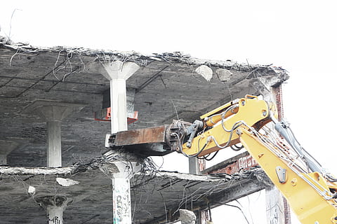 rakentaminen, rakennus, purkaminen, vaaitus, Razing, ei ihmisiä, päivä, arkkitehtuuri, rakennettu rakenne, luonto, ulkona, kuljetus, rakennuksen ulkoa, lumi, Rakennusteollisuus, vaurioitunut, maansiirtäjä, talvi-, koneet, matala kulma, rakennuskoneet, kuljetustapa, kylmä lämpötila, tekniikka, ala, purettiin, pilalla, 5K, CC0, public domain, rojaltivapaa