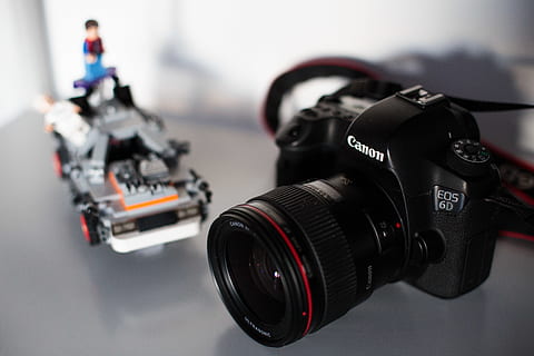 telecamera, elettronica, giocattolo, Camera digitale, persona, umano, Guerre stellari, Lego, canone, videocamera, lenti della macchina fotografica, cinghia, copriobiettivo, robot, registratore, lettore di cassette, hardware, imbracatura, avvio, scarpone da sci, temi fotografici, tecnologia, concentrarsi sulle conoscenze acquisite, macchina fotografica - attrezzatura fotografica, obiettivo - strumento ottico, attrezzatura fotografica, lente - occhio, occupazione, in casa, mezzi di trasporto, avvicinamento, nessuno, modo di trasporto, girato in studio, moderno, creatività, industria, fotocamera reflex, 5K, CC0, dominio pubblico, privo di copyright