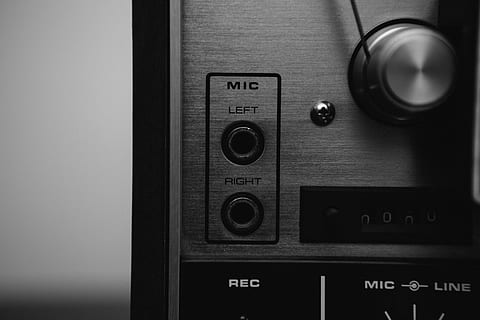 micrófono, entrada, grabación, audio, equipo, música, nudo, tecnología, de cerca, controlar, equipo de sonido, presionar el botón, adentro, nadie, cultura de las artes y entretenimiento, comunicación, escritura occidental, equipo de grabación de sonido, texto, solo objeto, botón, naturaleza muerta, equipo eléctrico, ruido, 5K