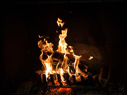 ild, ildsted, flammer, brænding, flamme, varme - temperatur, brand - naturligt fænomen, nat, Brænde, træ, natur, træ - materiale, glødende, ingen mennesker, log, bevægelse, bål, orange farve, mørk, tæt på, belyst, lejrbål, 1080P, CC0, offentligt domæne, royaltyfrie