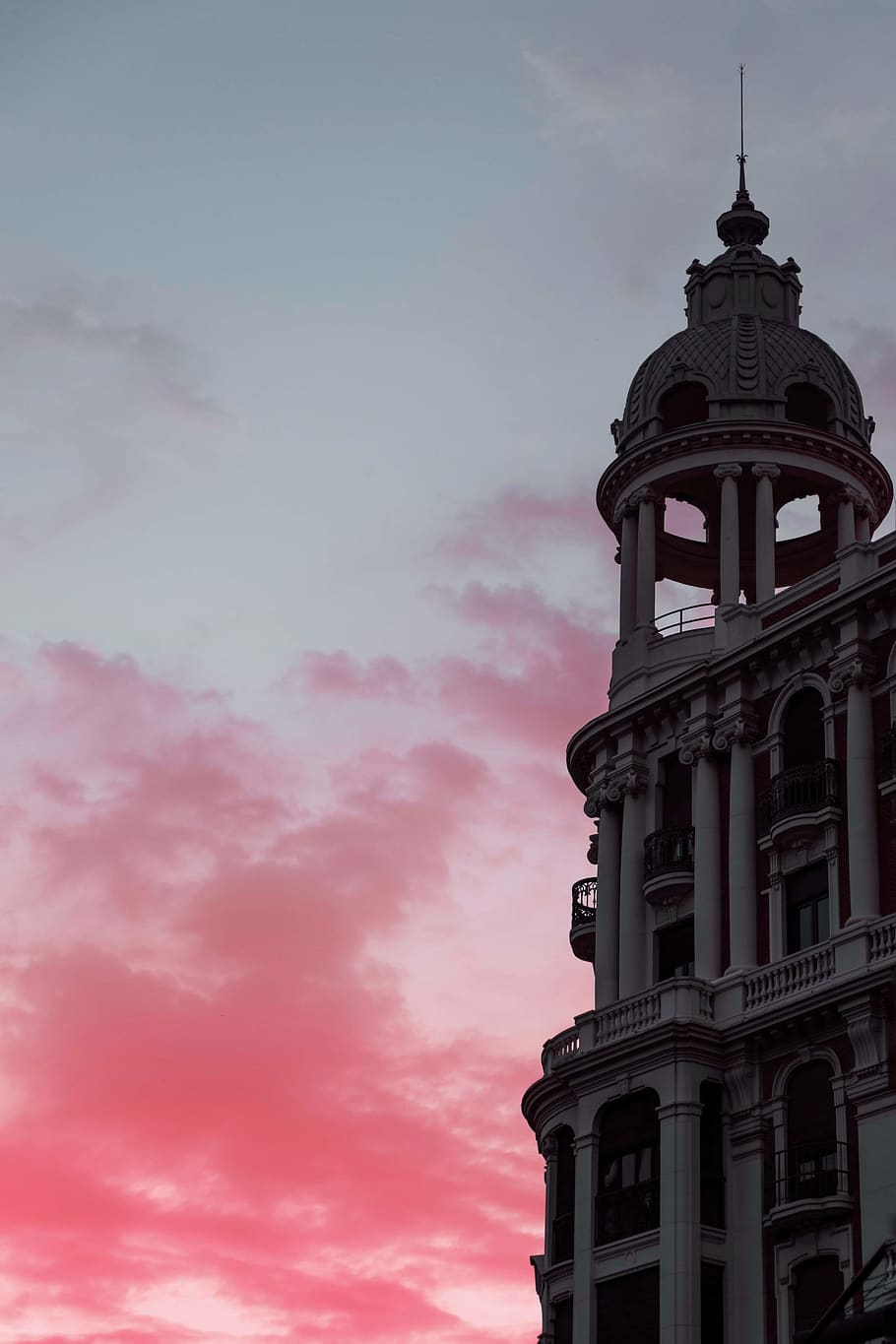 arquitectura, edifici, torre, Torre del Rellotge, cúpula, fletxa, campanar, rellotge, roda, màquina, roda d'aliatge, va parlar, pneumàtic, parlament, roda del cotxe, jardí, a l'aire lliure, arbor, flor, cel, núvol - cel, exterior de l'edifici, estructura construïda, vista d’angle baix, naturalesa, posta de sol, cap gent, destinacions de viatge, el passat, història, secció alta, ciutat, viatjar, govern, palau de justícia, 4K