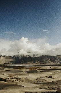 berg-, bedekt, wolken, uitgestorven, land-, dor, cloudformation, woestijn, himalaya, landschap, bergen, natuur, buitenshuis, zand, duinen, hemel, water, wolk - lucht, scenics - natuur, kalmte, rustige scène, schoonheid in de natuur, milieu, dag, niet-stedelijke scène, geen mensen, kopie ruimte, blauw, droog klimaat, zout plat, 5K, CC0, publiek domein, royaltyvrij