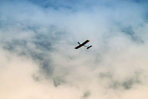 Flugzeug, Modell-, Fernbedienung, kontrolliert werden, Himmel, fliegen, calmato, Flugzeuge, RC-Skala, Dompak, tanjungpinang, Indonesien, Luftfahrzeug, fliegend, wolke - himmel, Transport, Flachwinkelansicht, Transportmittel, Reise, in der Luft, keine Leute, Bewegung, unterwegs, Natur, Tag, draußen, Silhouette, bedeckt, Ebene, 1080P, CC0, gemeinfrei, lizenzfrei