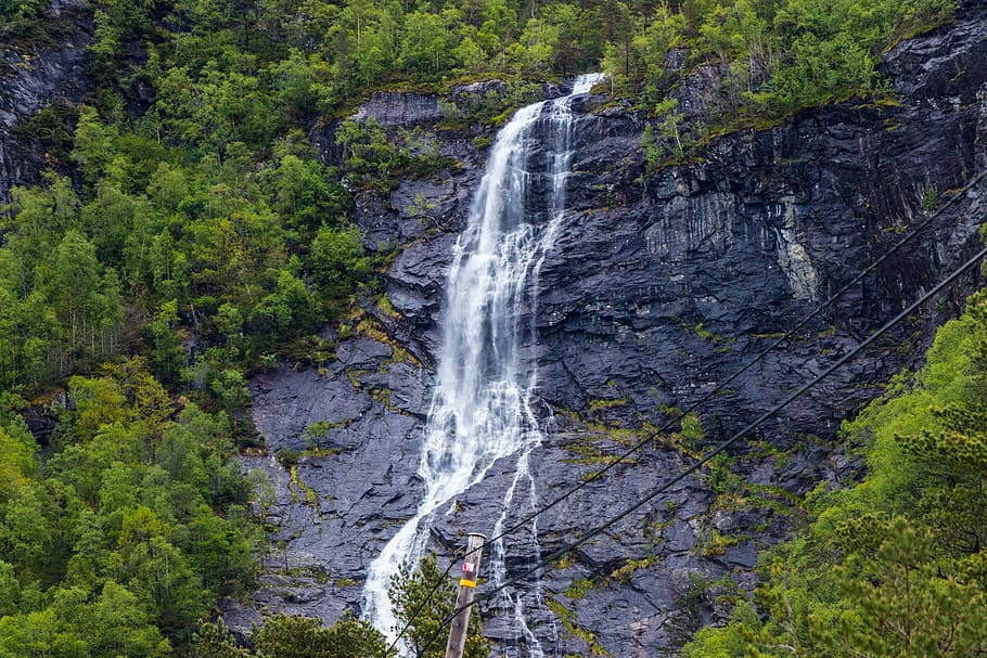 nærbillede foto, vandfald, kaskade, dagslys, miljø, flyde, Skov, landskab, lang eksponering, mos, bevægelse, bjerg, natur, klipper, naturskøn, strøm, sommer, sommer vibes, sommertid, træer, vand, træ, scenics - natur, plante, skønhed i naturen, flydende vand, jord, klippe, rock-objekt, solid, vækst, ikke-urbane scene, sløret bevægelse, dag, ingen mennesker, udendørs, magt i naturen, flyder, faldende vand, regnskov, formation, 5K