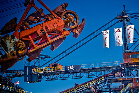 minedrift, digger, museum, himmel, transportmidler, maskineri, arkitektur, kran - entreprenørmaskiner, lav vinkel visning, natur, ingen mennesker, blå, last container, transportform, nautiske fartøj, havn, Forsendelse, godstransport, bygget struktur, meddelelse, mole, forretning, industri, 2K, CC0, offentligt domæne, royaltyfrie