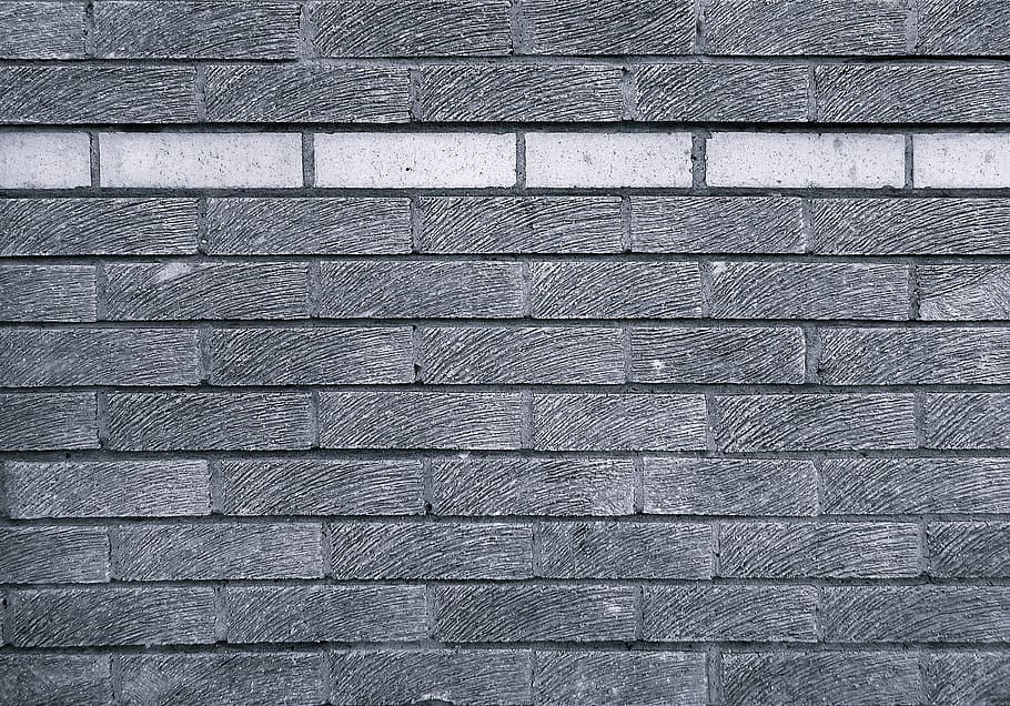 paret de maó gris, fusta, catifa, textura, a l'aire lliure, naturalesa, fusta dura, concret, paret, pissarra, edifici, tar, pis, taula, mobles, Camí, revestiment, passarel·la, camp, gris, patró, fons, marc complet, funció de construcció de parets, estructura construïda, cap gent, dia, primer pla, arquitectura, aspre, maó, repetició, detall, sòls, paret de maó, metall, color plata, efecte texturat, 2K