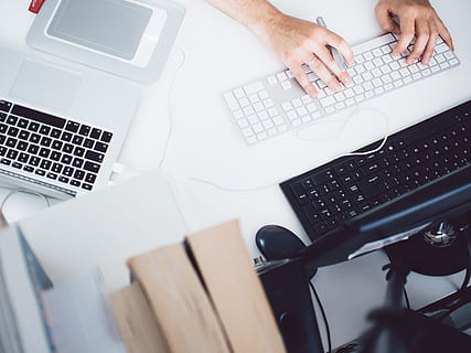 macbook, laptop, computer, keyboard, mouse, technology, working, business, office, desk, typing, wireless technology, connection, communication, human hand, hand, computer keyboard, computer equipment, human body part, one person, indoors, table, high angle view, occupation, using laptop, finger, surfing the net, 2K, CC0, public domain, royalty free