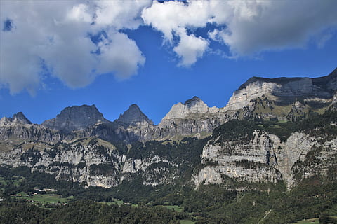 matrix, bjerge, se, alperne, højden af, udsigten til, scenen, toppe, natur, bjerg, landskab, høj, klipper, top, skyer, langt udsyn, panorama, himmel, over, spids, alpine, vandrestier, scenics - natur, bjergkæde, sky - himmel, skønhed i naturen, rolig scene, ro, miljø, klippe, ikke-urbane scene, ingen mennesker, formation, rock formation, dag, Rocky Mountains, geologi, idyllisk, udendørs, bjergtop, 5K, CC0, offentligt domæne, royaltyfrie