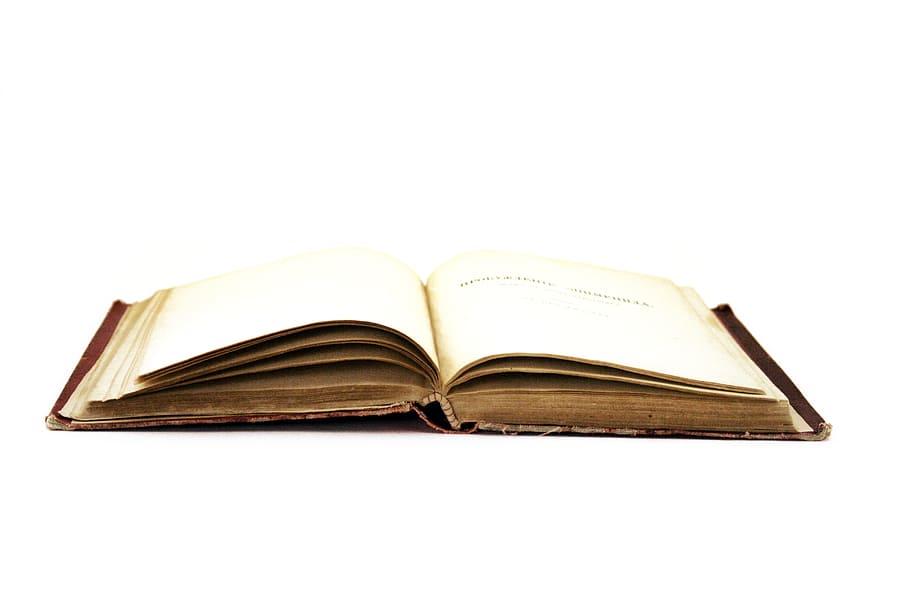 rezervovat, vzdělání, průvodce, znalost, knihovna, gramotnost, literatura, číst, učebnice, pracovní sešit, otevřeno, vydání, učení se, vystříhnout, bílé pozadí, kopie prostor, studio shot, stránka, vázaná kniha, starý, uvnitř, nikdo, studovat, čtení, moudrost, odbornost, papír, antický, 4K