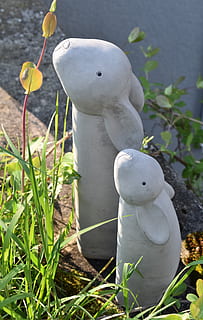 Pasqua, coniglietto di Pasqua, lepre, primavera, decorazione di Pasqua, nido di Pasqua, auguri di Pasqua, verde, prato, natura, rappresentazione, pianta, nessuno, crescita, arte e artigianato, giorno, rappresentazione umana, giocattolo, erba, avvicinamento, campo, uccello, scultura, colore verde, terra, creatività, all'aperto, 5K, CC0, dominio pubblico, privo di copyright